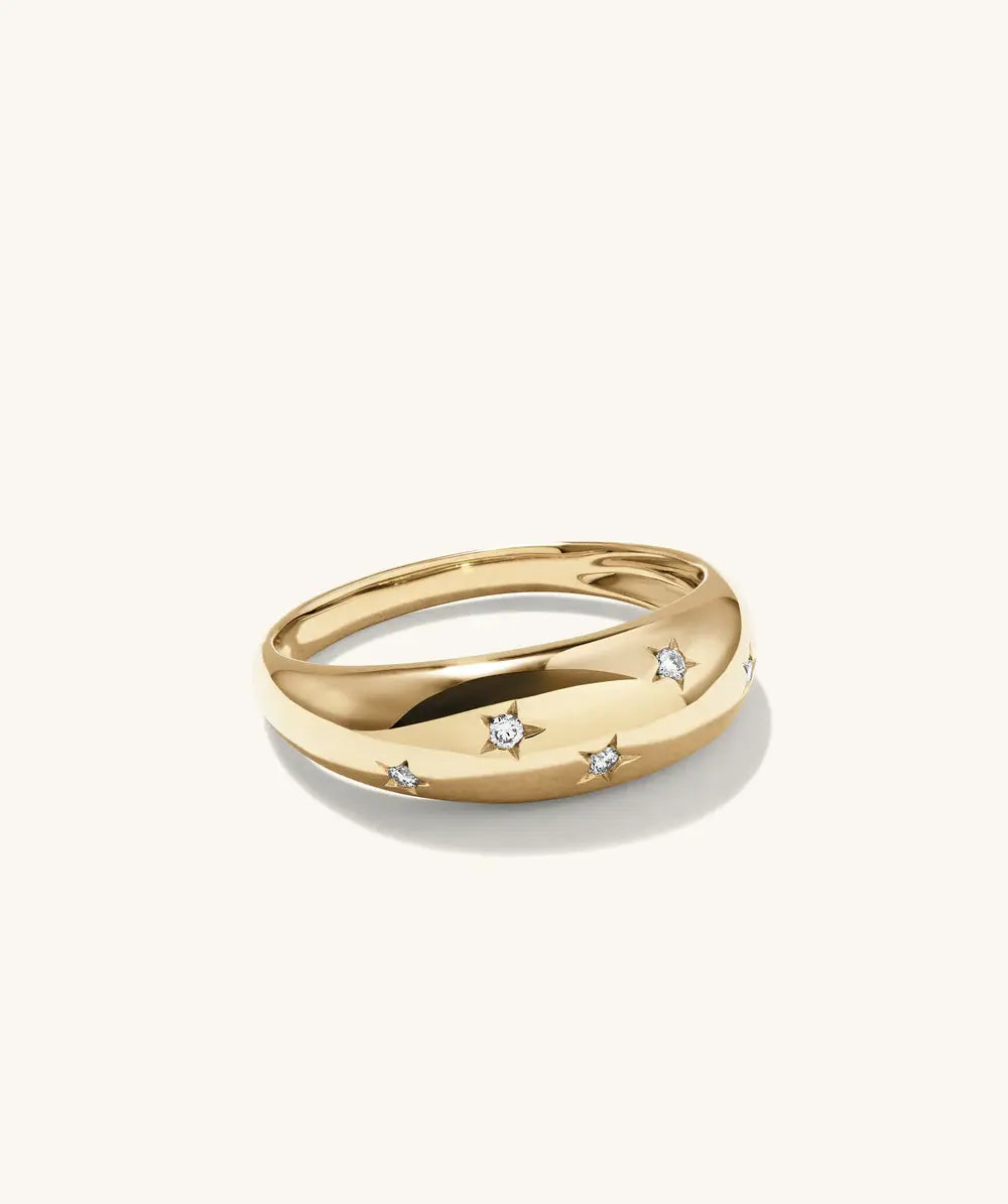 Guldring med naturliga diamanter