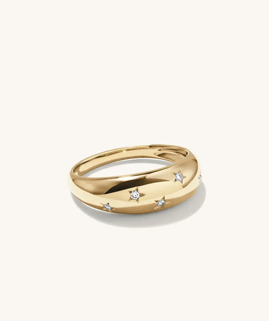 Guldring med naturliga diamanter